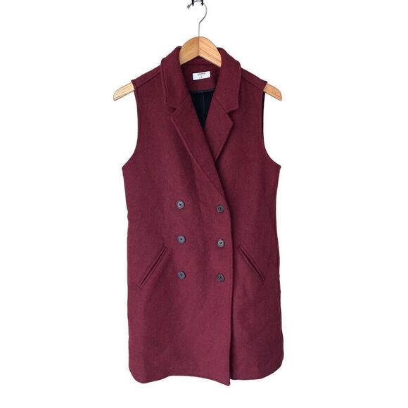 UNTUCKit Vera Double Breasted Wool Blend Vest in Burgundy - Picture 3 of 10